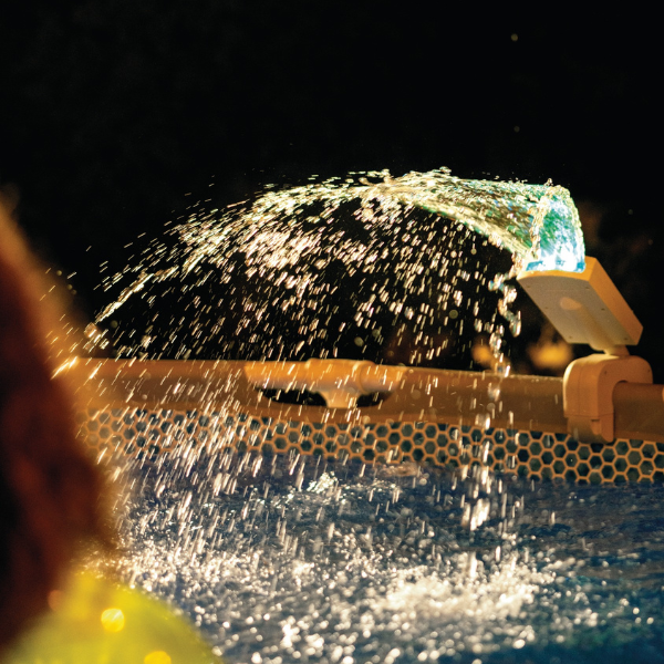 Pulverizator iluminat cu LED-uri pentru piscine cu cadru metalic
